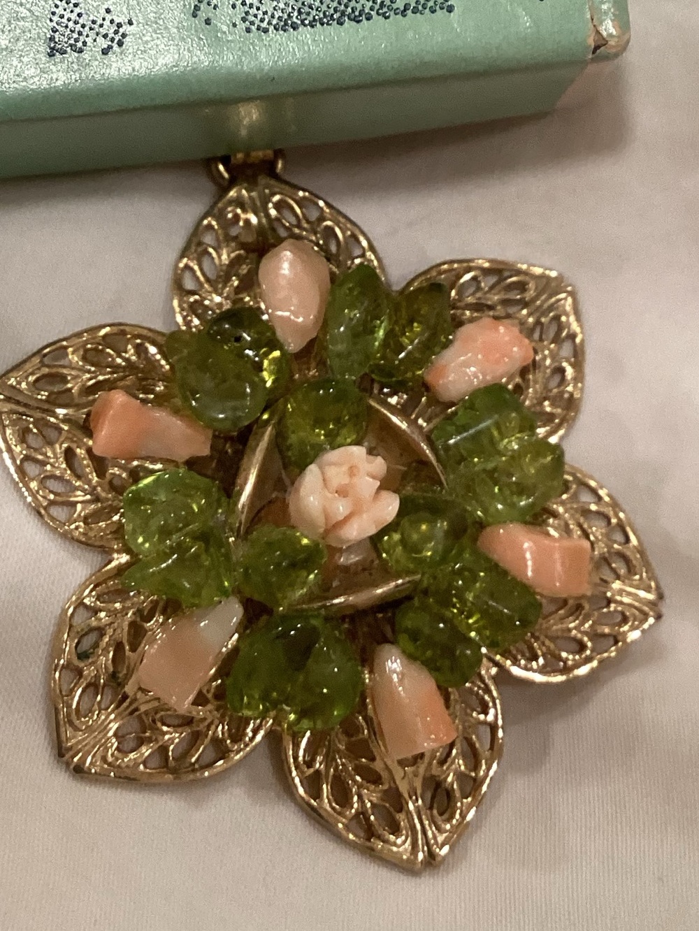 Pele Hawaii VTG Hawaiian Flower pendant necklace, pink coral NIB
